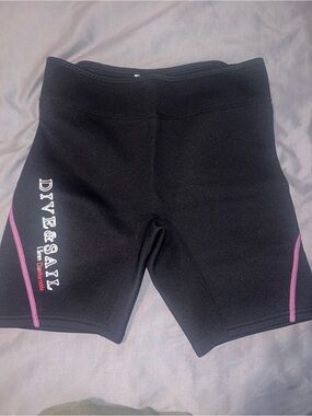 NWT DIVE & SAIL Women's Black Swim dive diving wet suit shorts